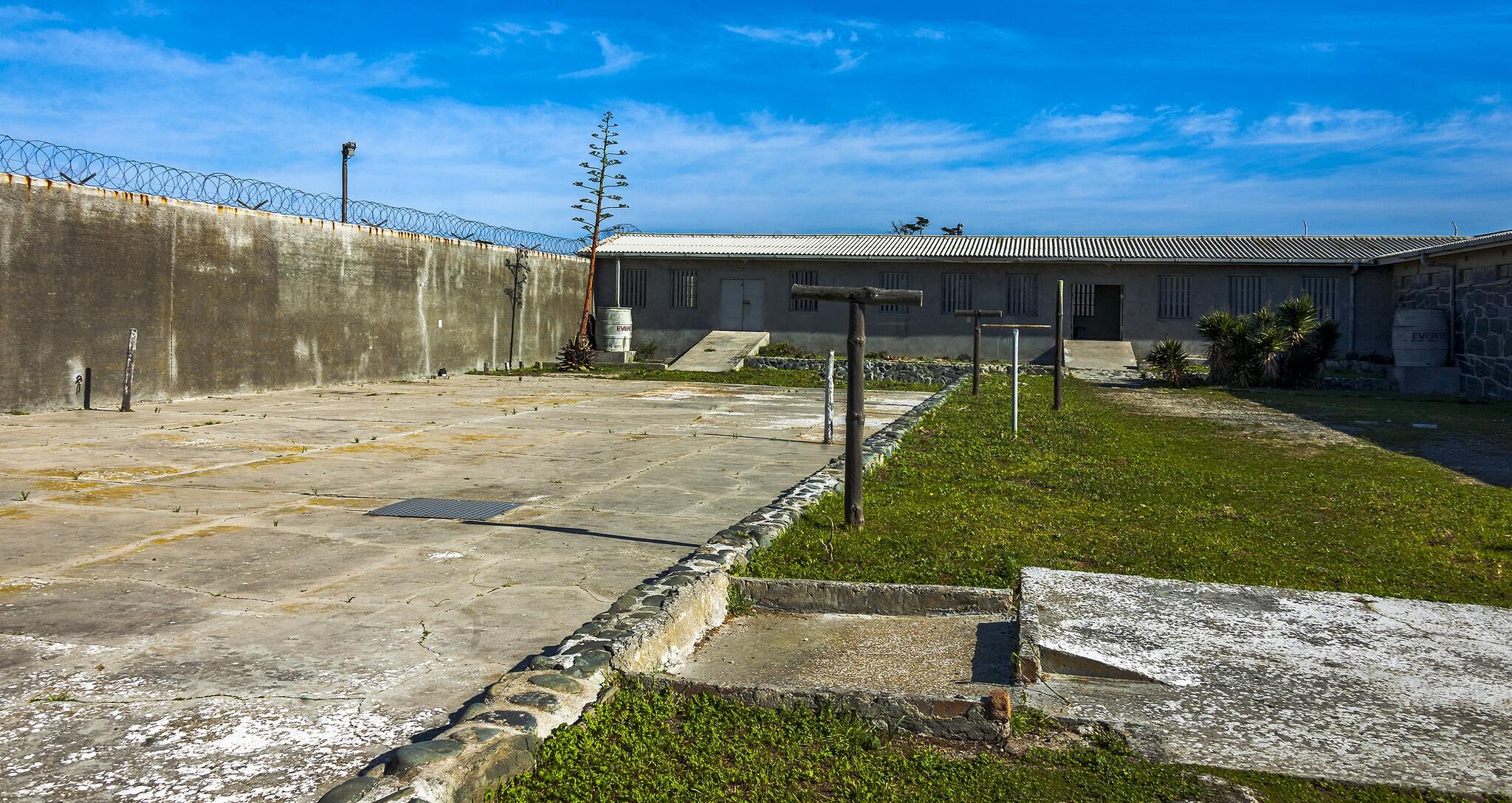 Name:  Western_courtyard_at_Robben_Island_Maximum_Security_Prison.jpg
Views: 344
Size:  529.4 KB