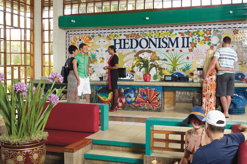 Name:  00_0Q_I7_mbj-hedonismii-lobby-001.jpg
Views: 399
Size:  205.6 KB