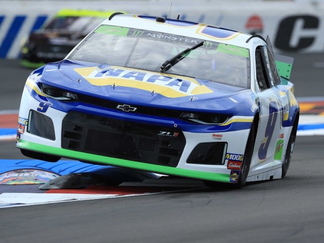 Name:  Chase-Elliott-jumps-curbs-on-the-ROVAL-at-Charlotte-Motor-Speedway-NASCAR-Cup-Series-640x480.jpg
Views: 245
Size:  57.3 KB