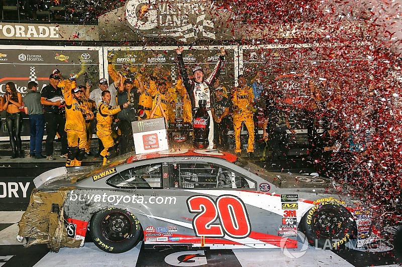 Name:  nascar-cup-daytona-ii-2018-erik-jones-joe-gibbs-racing-toyota-camry-buyatoyota-com-celebra-86285.jpg
Views: 143
Size:  268.3 KB