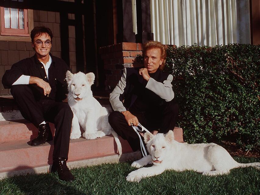 Name:  siegfried-and-roy.jpg
Views: 359
Size:  107.4 KB