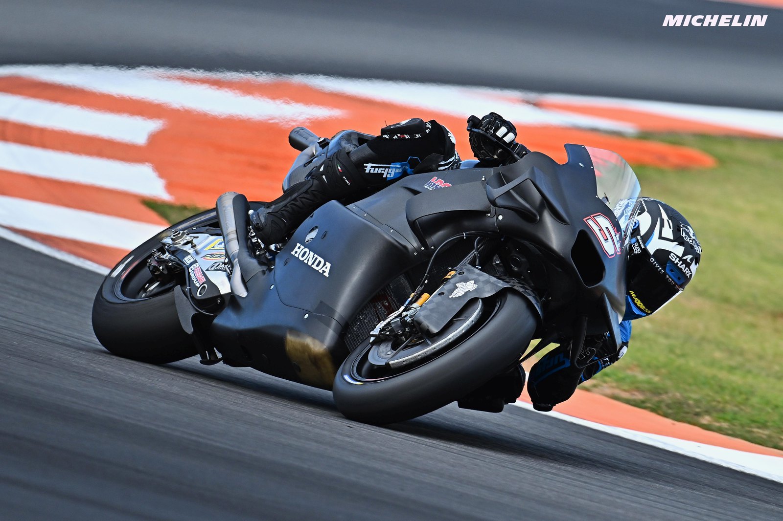 Name:  Valencia Testing Zarco 1.jpg
Views: 103
Size:  260.1 KB