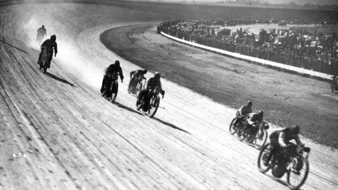 Name:  Motorcycle-Board-Track-Racing-Los-Angeles-Motor-Speedway-1921-678x381.jpg
Views: 1260
Size:  47.3 KB