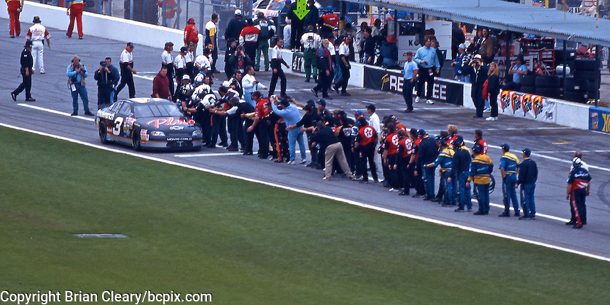 Name:  1998 Daytona 500.jpg
Views: 8
Size:  255.5 KB