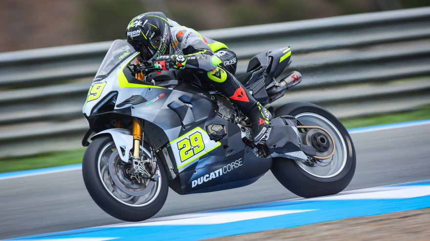 Name:  Jerez Testing Iannone 2.jpg
Views: 91
Size:  133.8 KB